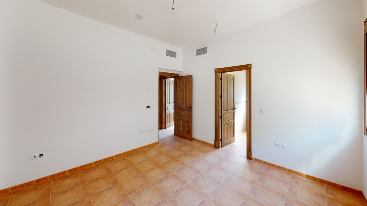 4 Bed Townhouse for sale in Colmenar Costa Del Sol East, Málaga, Spain