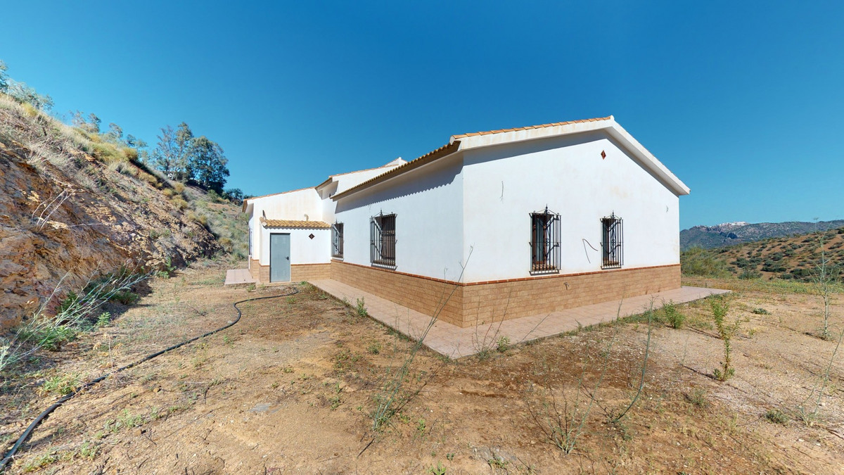 4 Bed Townhouse for sale in Colmenar Costa Del Sol East, Málaga, Spain