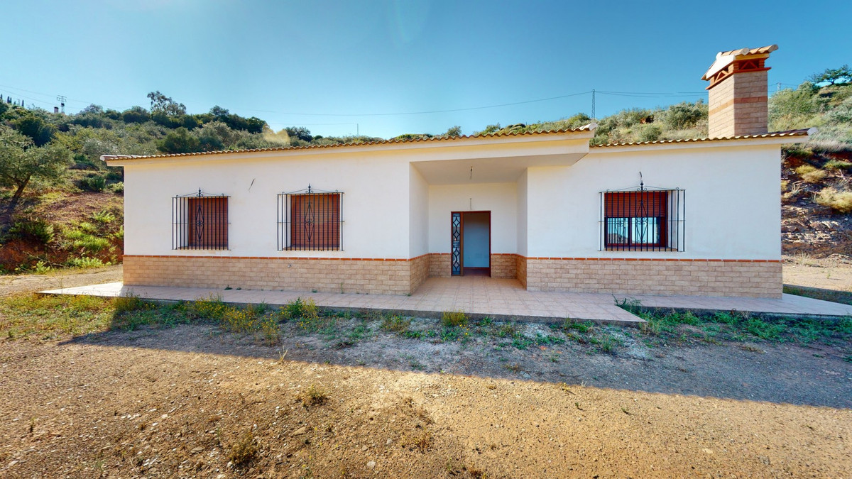 4 Bed Townhouse for sale in Colmenar Costa Del Sol East, Málaga, Spain