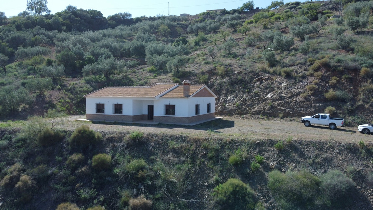 4 Bed Townhouse for sale in Colmenar Costa Del Sol East, Málaga, Spain