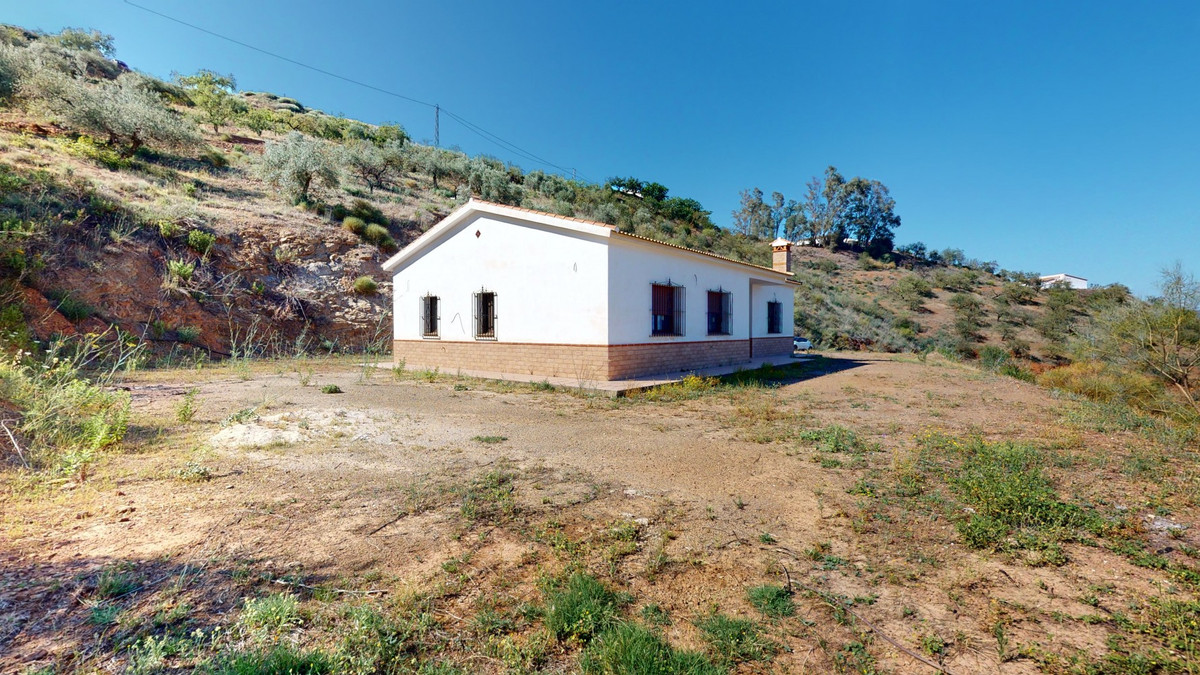 4 Bed Townhouse for sale in Colmenar Costa Del Sol East, Málaga, Spain