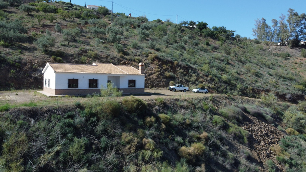 4 Bed Townhouse for sale in Colmenar Costa Del Sol East, Málaga, Spain