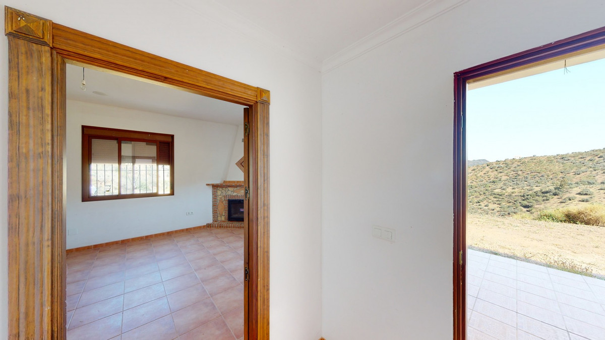 4 Bed Townhouse for sale in Colmenar Costa Del Sol East, Málaga, Spain