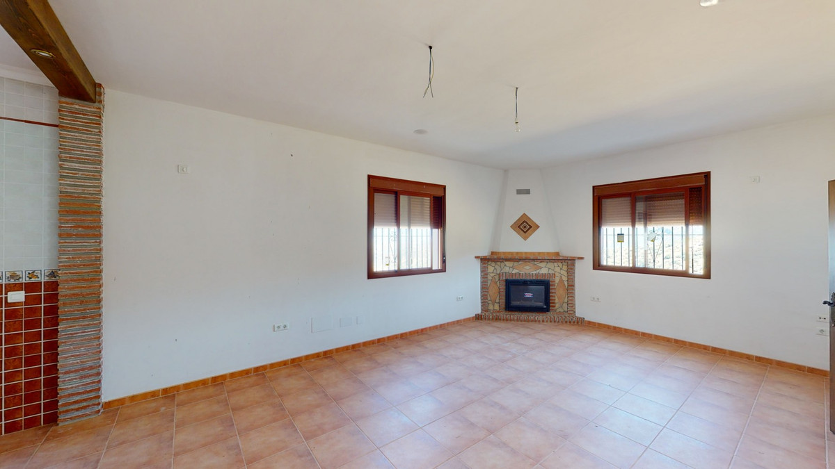 4 Bed Townhouse for sale in Colmenar Costa Del Sol East, Málaga, Spain