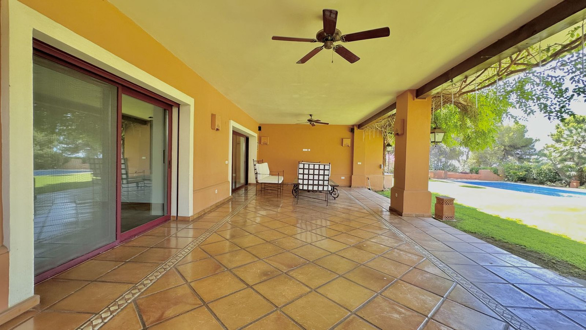 5 Bed Townhouse for sale in The Golden Mile Costa Del Sol, Málaga, Spain