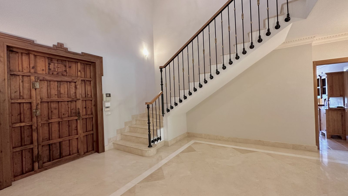 5 Bed Townhouse for sale in The Golden Mile Costa Del Sol, Málaga, Spain