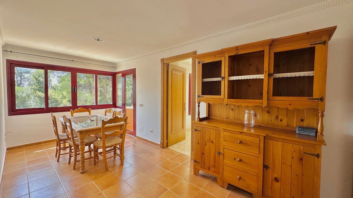 5 Bed Townhouse for sale in The Golden Mile Costa Del Sol, Málaga, Spain