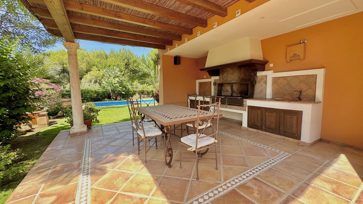 5 Bed Townhouse for sale in The Golden Mile Costa Del Sol, Málaga, Spain