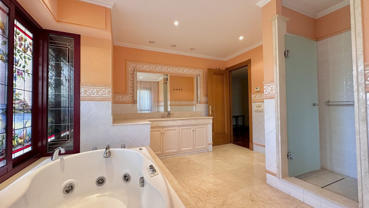 5 Bed Townhouse for sale in The Golden Mile Costa Del Sol, Málaga, Spain