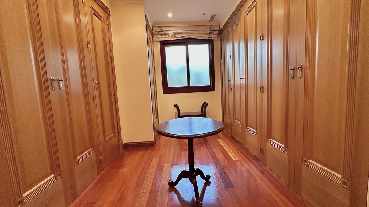 5 Bed Townhouse for sale in The Golden Mile Costa Del Sol, Málaga, Spain