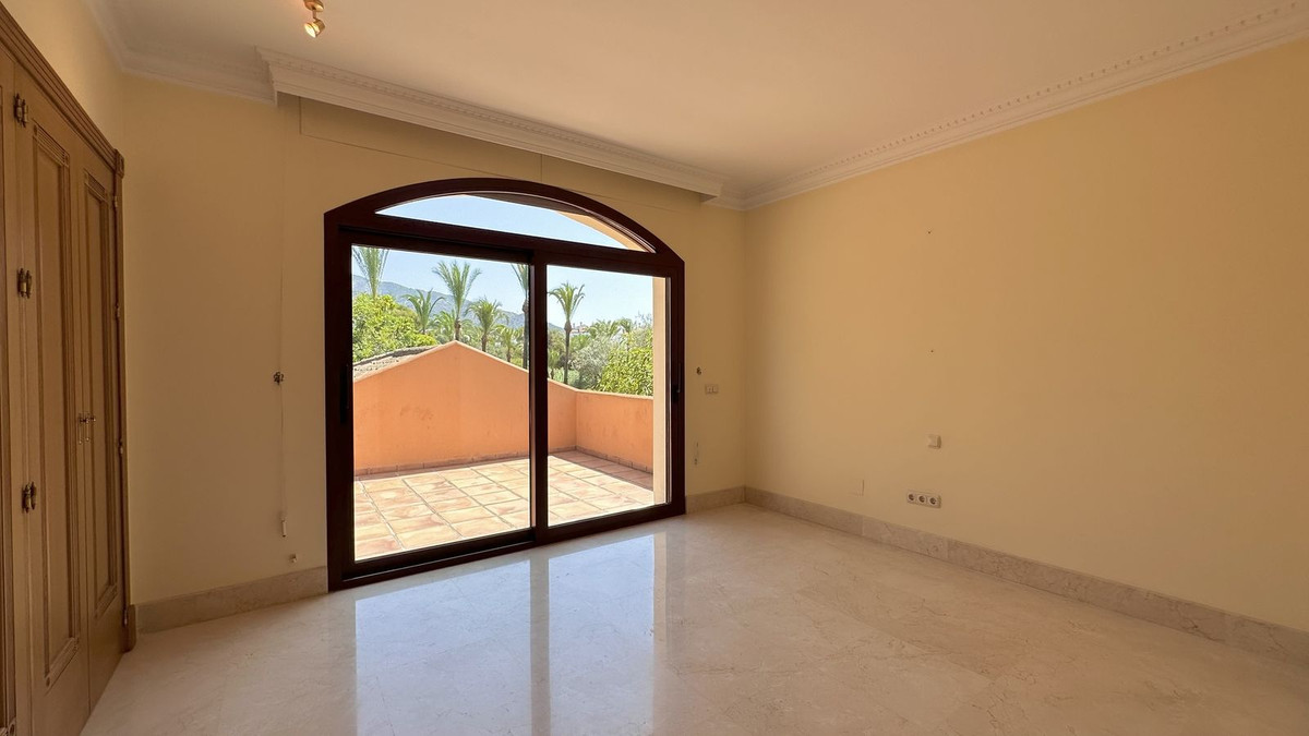5 Bed Townhouse for sale in The Golden Mile Costa Del Sol, Málaga, Spain