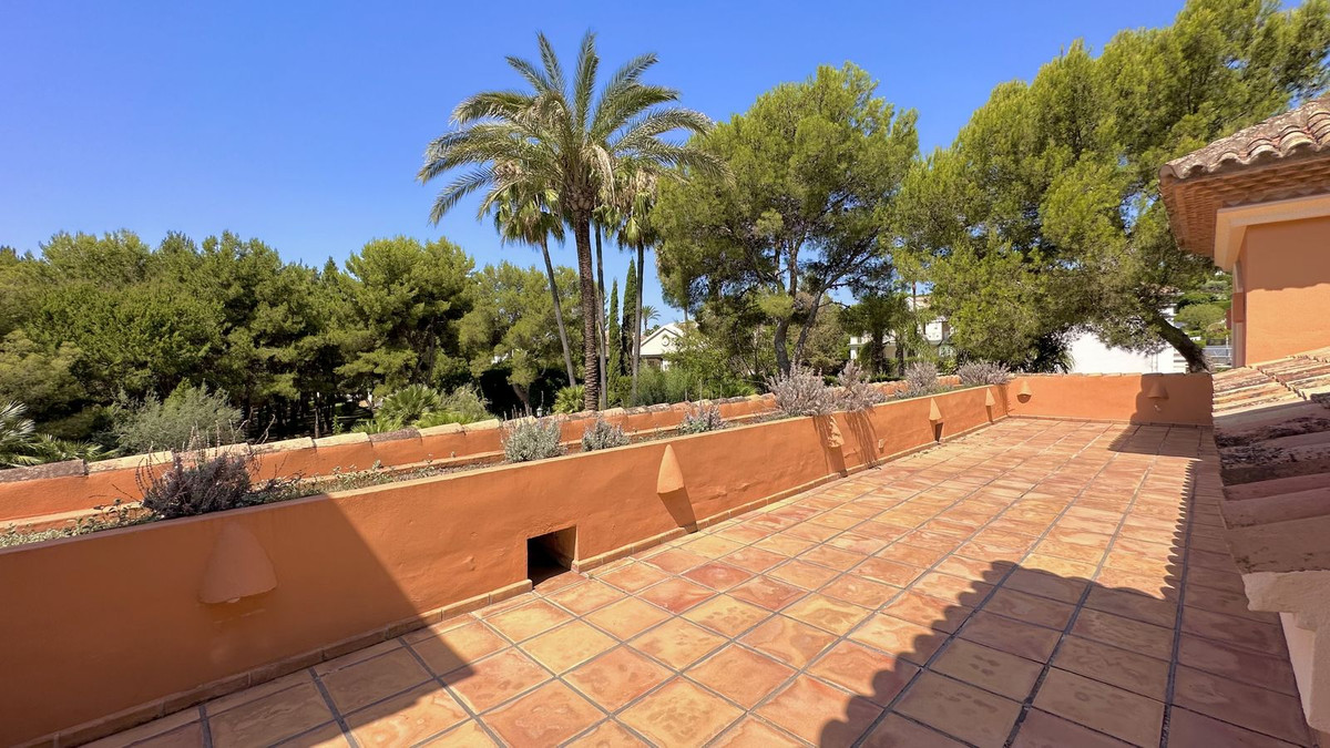 5 Bed Townhouse for sale in The Golden Mile Costa Del Sol, Málaga, Spain