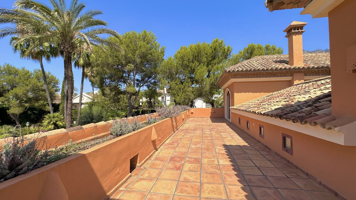 5 Bed Townhouse for sale in The Golden Mile Costa Del Sol, Málaga, Spain