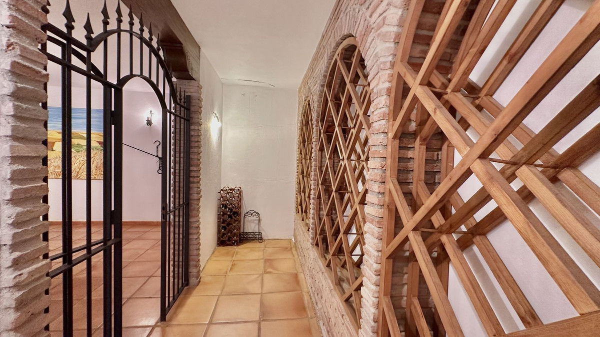 5 Bed Townhouse for sale in The Golden Mile Costa Del Sol, Málaga, Spain