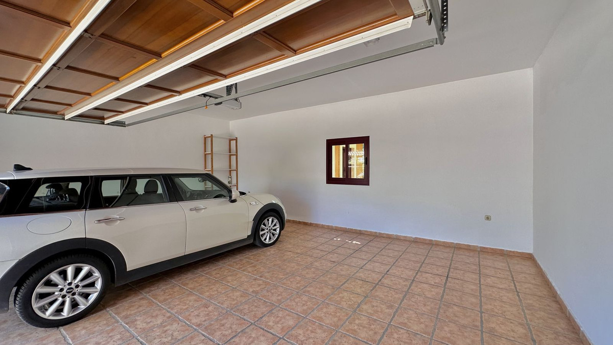 5 Bed Townhouse for sale in The Golden Mile Costa Del Sol, Málaga, Spain
