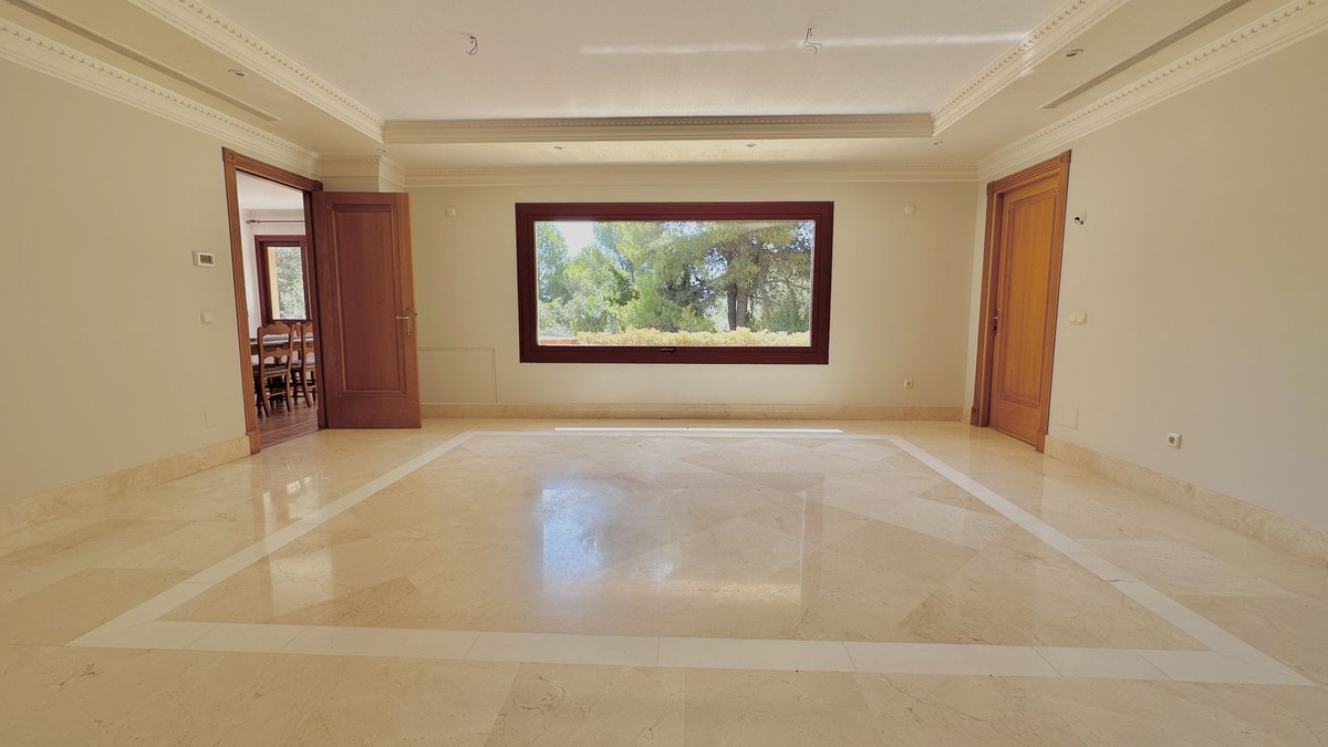5 Bed Townhouse for sale in The Golden Mile Costa Del Sol, Málaga, Spain