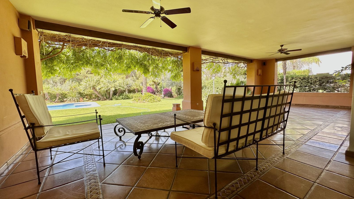 5 Bed Townhouse for sale in The Golden Mile Costa Del Sol, Málaga, Spain