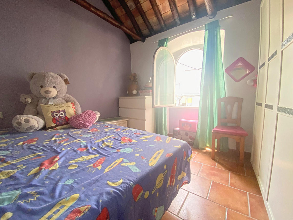 3 Bed Townhouse for sale in Estepona Costa Del Sol, Málaga, Spain