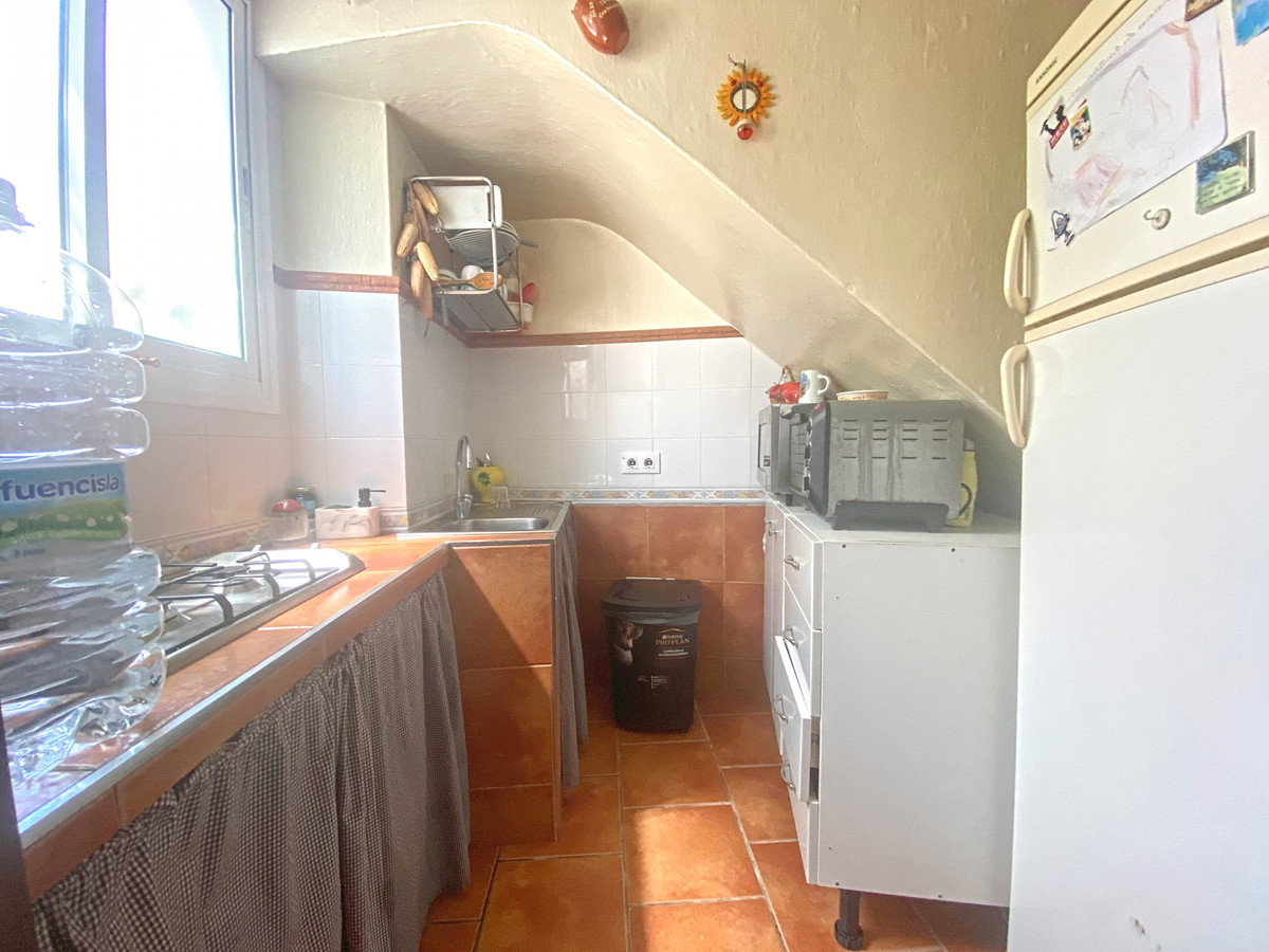 3 Bed Townhouse for sale in Estepona Costa Del Sol, Málaga, Spain