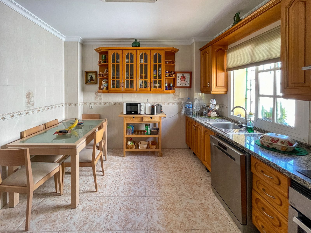 4 Bed Townhouse for sale in El Coto Costa Del Sol, Málaga, Spain