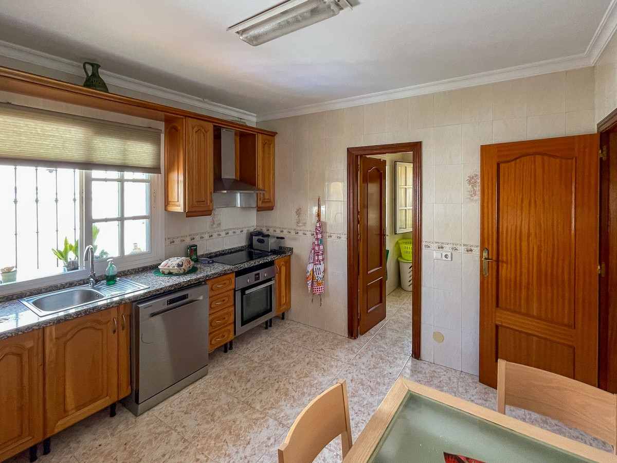 4 Bed Townhouse for sale in El Coto Costa Del Sol, Málaga, Spain