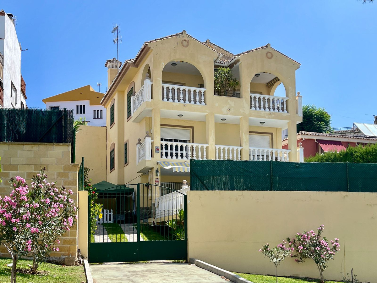 4 Bed Townhouse for sale in El Coto Costa Del Sol, Málaga, Spain