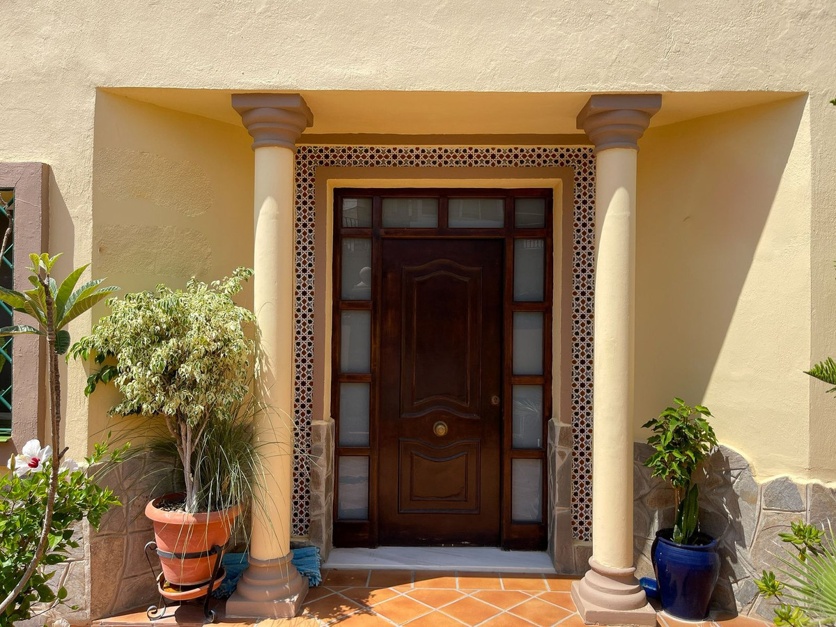 4 Bed Townhouse for sale in El Coto Costa Del Sol, Málaga, Spain