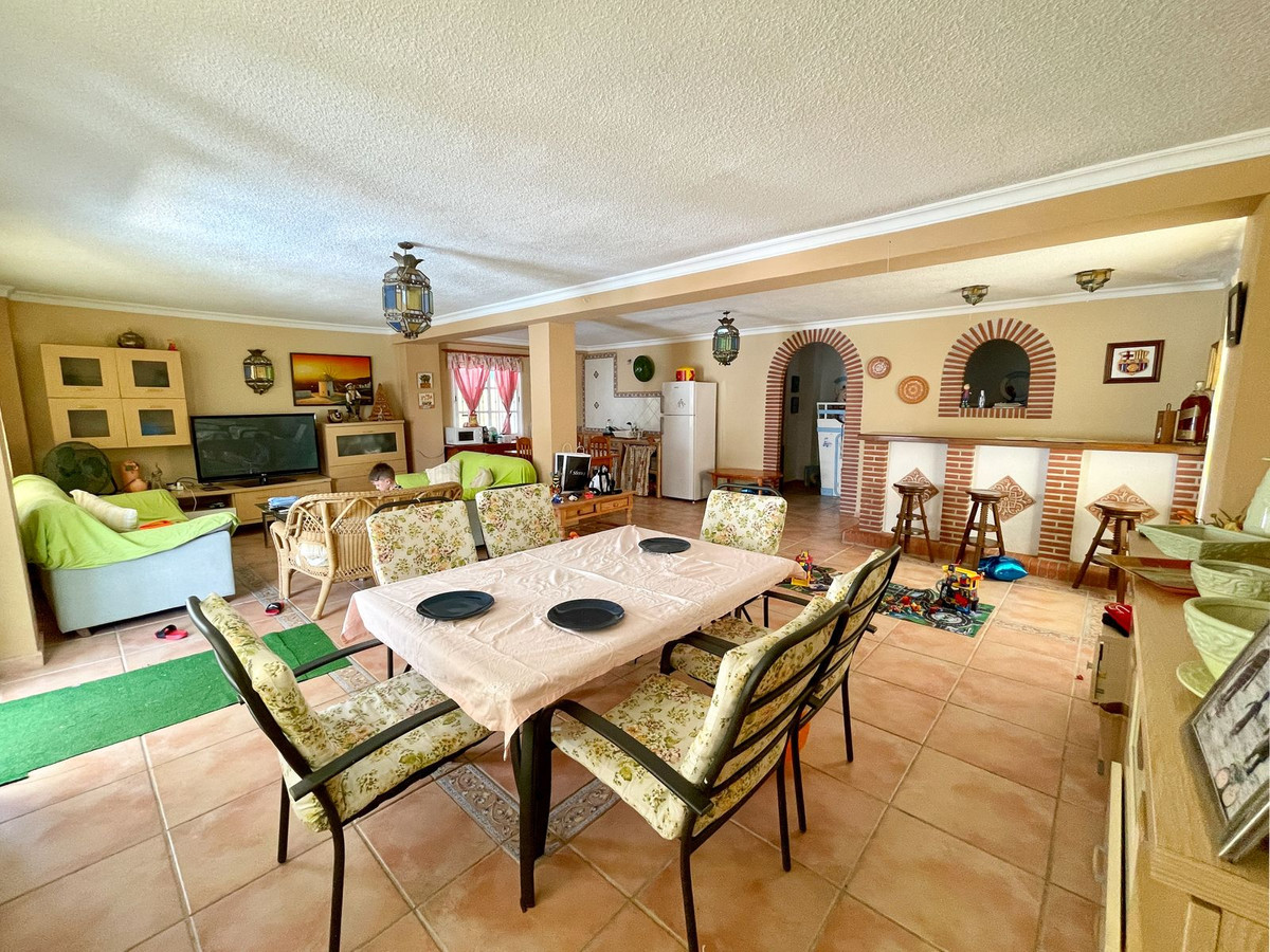 4 Bed Townhouse for sale in El Coto Costa Del Sol, Málaga, Spain