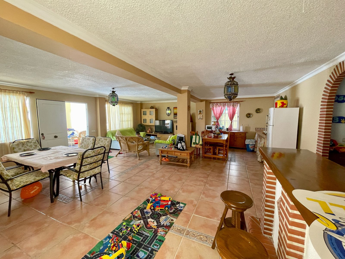 4 Bed Townhouse for sale in El Coto Costa Del Sol, Málaga, Spain