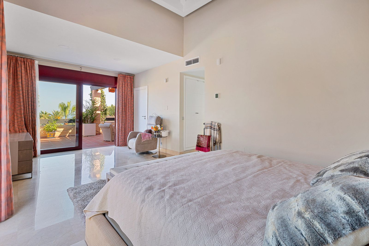 3 Bed Apartment for sale in San Pedro De Alcántara Costa Del Sol, Málaga, Spain