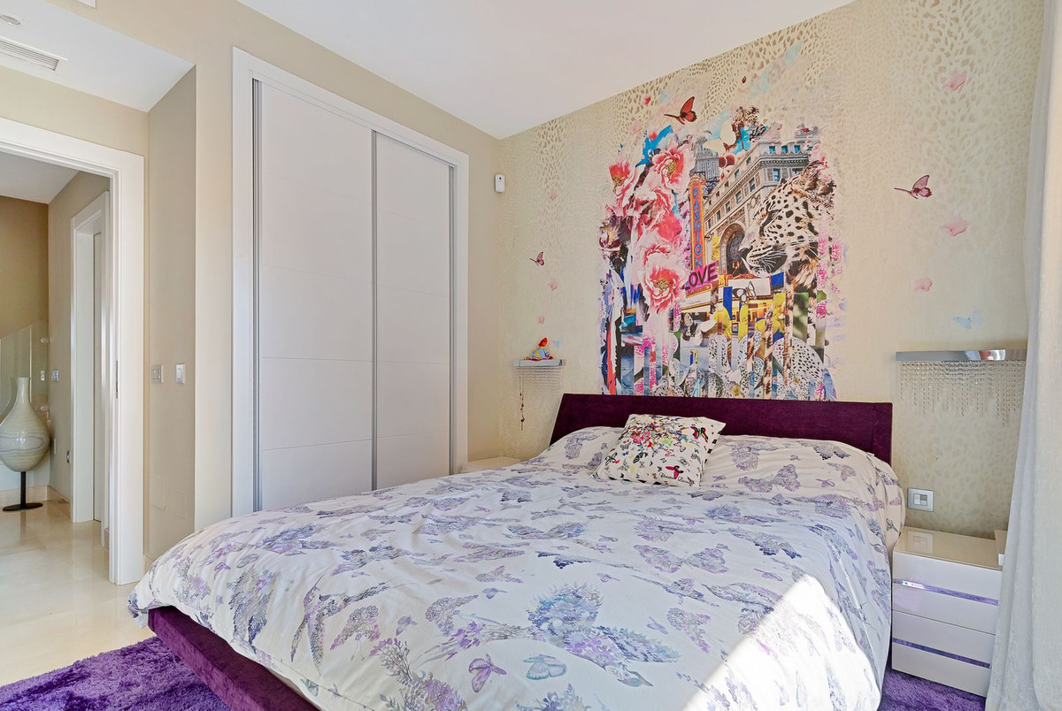 3 Bed Apartment for sale in San Pedro De Alcántara Costa Del Sol, Málaga, Spain