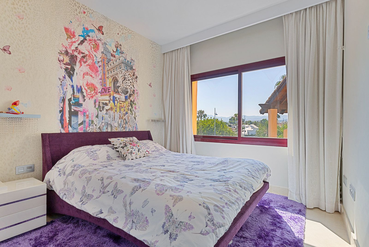 3 Bed Apartment for sale in San Pedro De Alcántara Costa Del Sol, Málaga, Spain