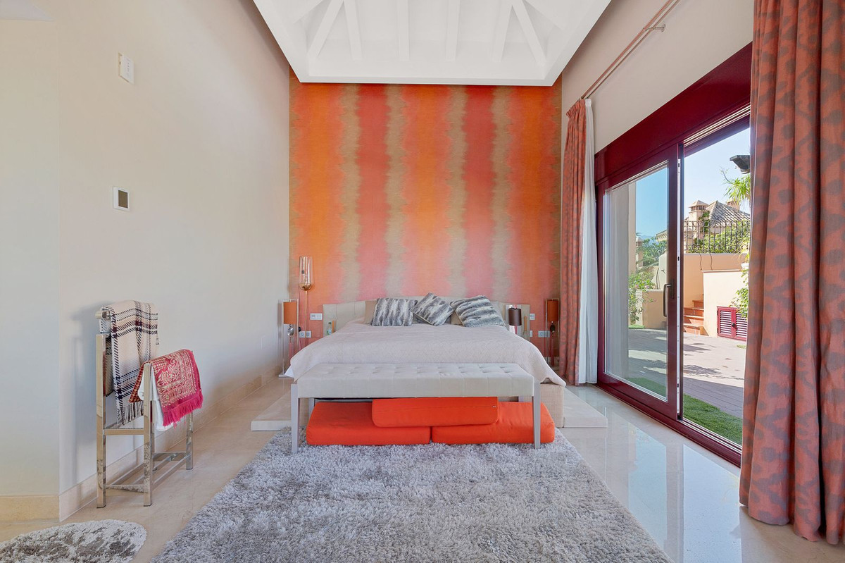 3 Bed Apartment for sale in San Pedro De Alcántara Costa Del Sol, Málaga, Spain