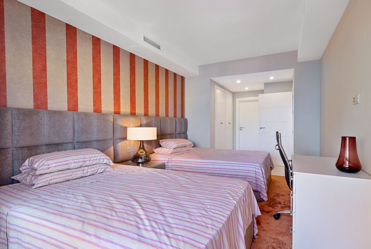 3 Bed Apartment for sale in San Pedro De Alcántara Costa Del Sol, Málaga, Spain