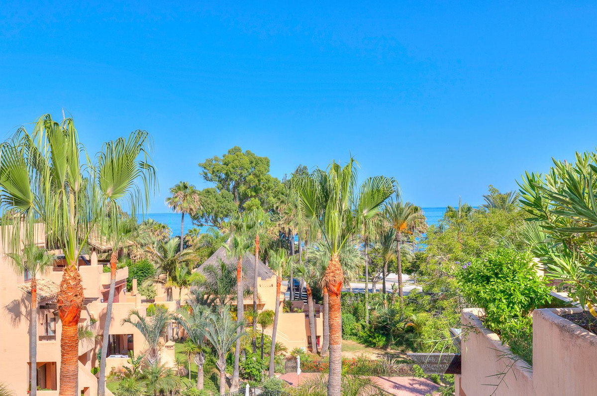 3 Bed Apartment for sale in San Pedro De Alcántara Costa Del Sol, Málaga, Spain