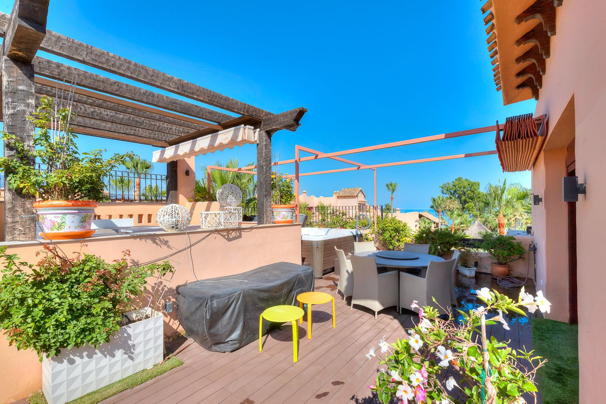 3 Bed Apartment for sale in San Pedro De Alcántara Costa Del Sol, Málaga, Spain