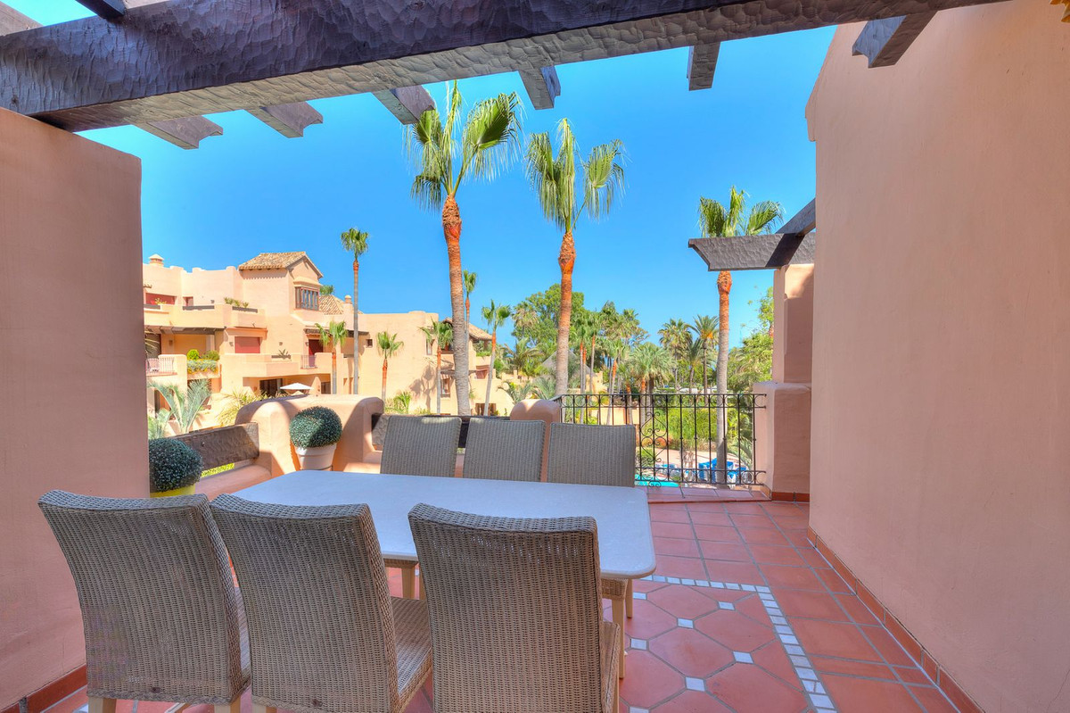 3 Bed Apartment for sale in San Pedro De Alcántara Costa Del Sol, Málaga, Spain