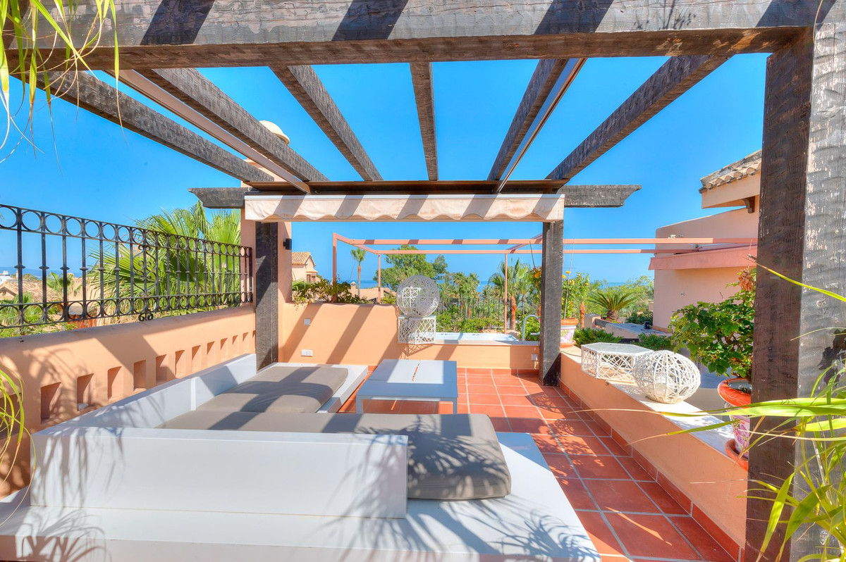 3 Bed Apartment for sale in San Pedro De Alcántara Costa Del Sol, Málaga, Spain