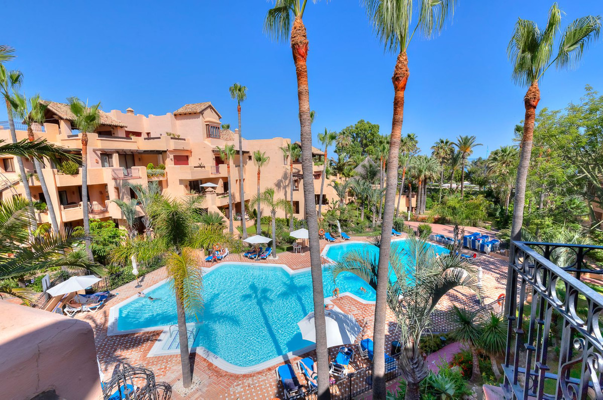 3 Bed Apartment for sale in San Pedro De Alcántara Costa Del Sol, Málaga, Spain