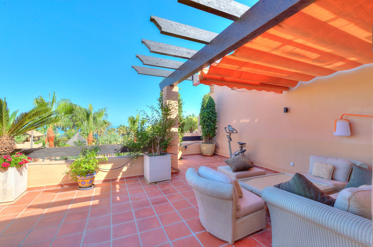 3 Bed Apartment for sale in San Pedro De Alcántara Costa Del Sol, Málaga, Spain