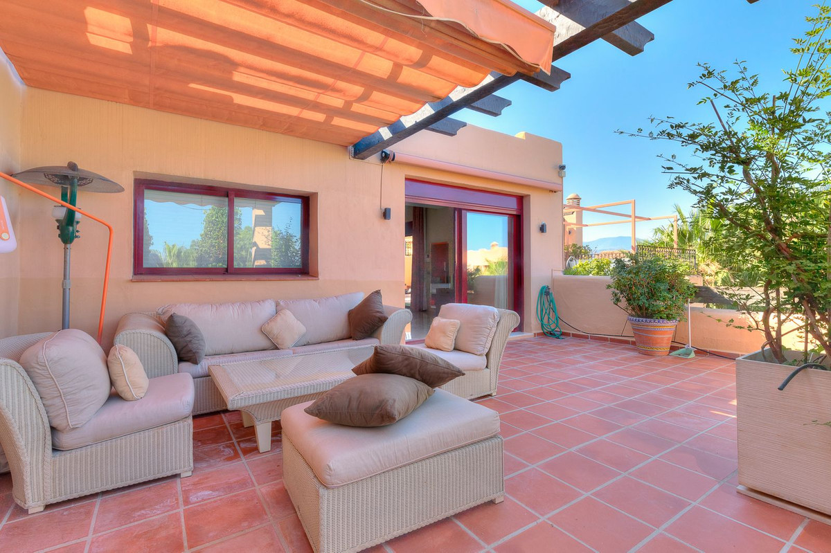 3 Bed Apartment for sale in San Pedro De Alcántara Costa Del Sol, Málaga, Spain