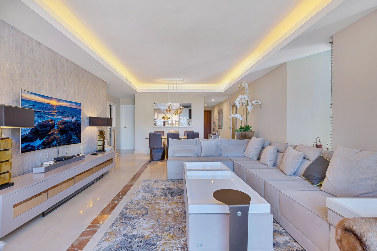 3 Bed Apartment for sale in San Pedro De Alcántara Costa Del Sol, Málaga, Spain