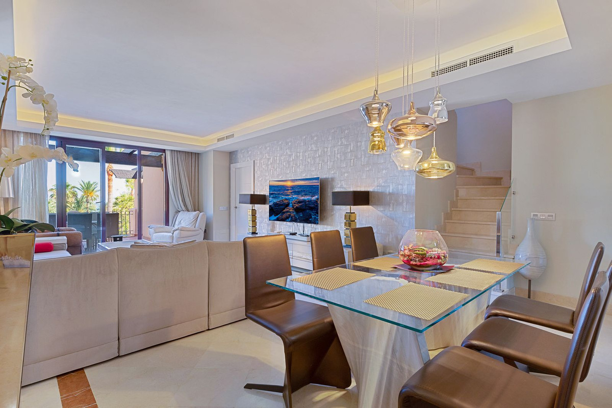 3 Bed Apartment for sale in San Pedro De Alcántara Costa Del Sol, Málaga, Spain