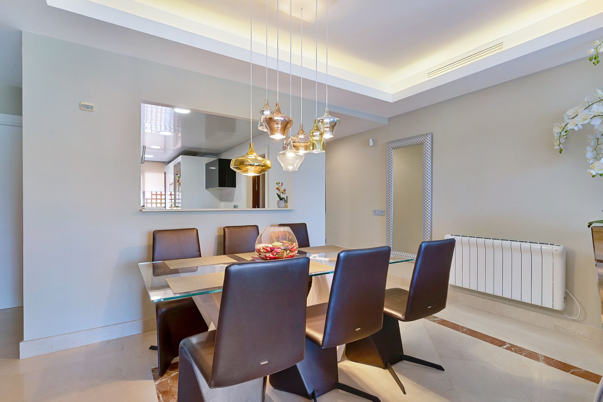 3 Bed Apartment for sale in San Pedro De Alcántara Costa Del Sol, Málaga, Spain