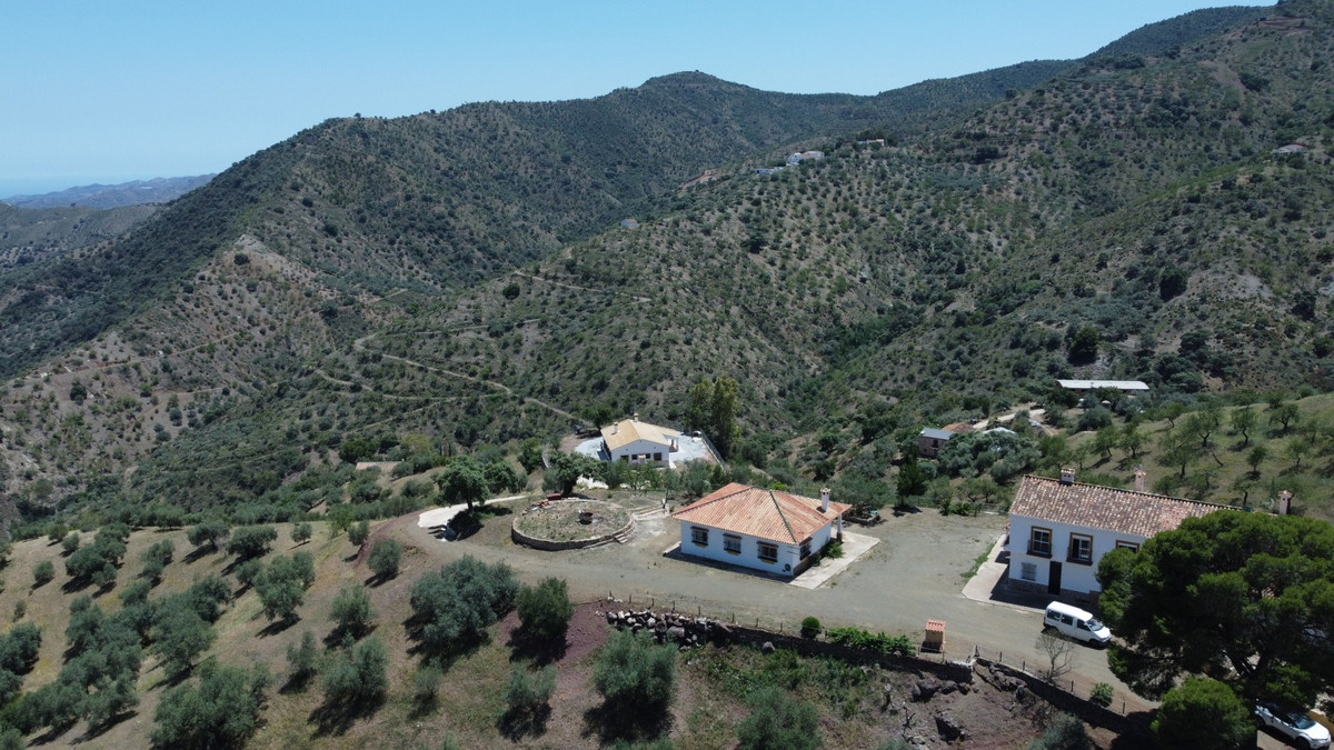 18 Bed Townhouse for sale in Comares Costa Del Sol East, Málaga, Spain