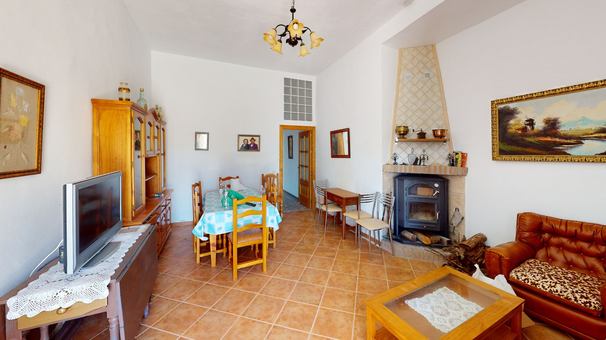 18 Bed Townhouse for sale in Comares Costa Del Sol East, Málaga, Spain