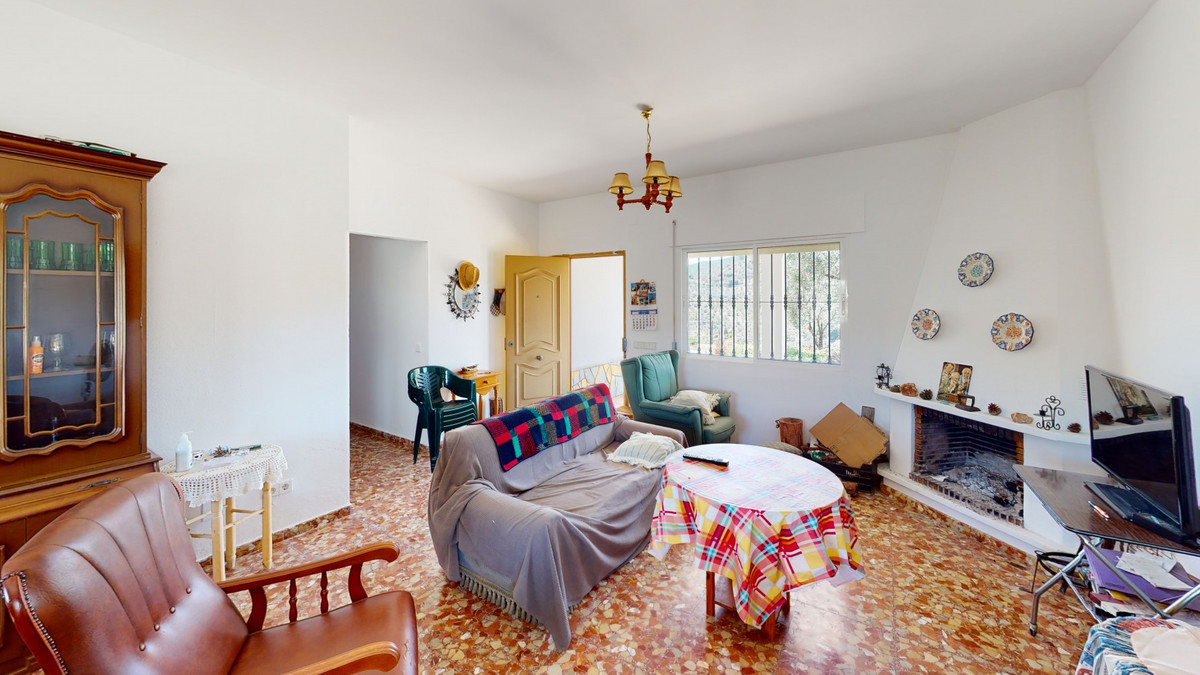18 Bed Townhouse for sale in Comares Costa Del Sol East, Málaga, Spain