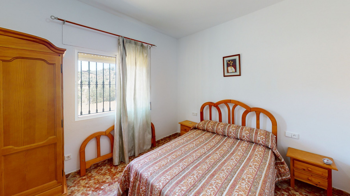 18 Bed Townhouse for sale in Comares Costa Del Sol East, Málaga, Spain