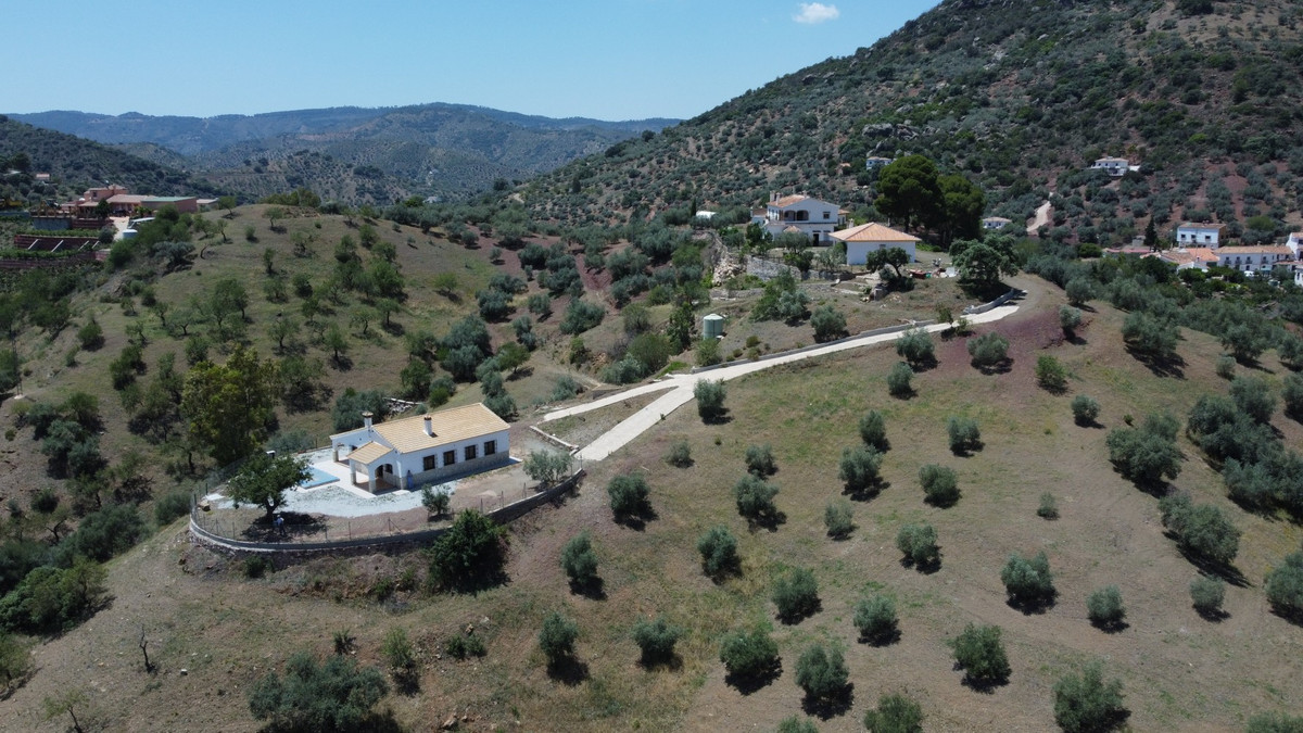 18 Bed Townhouse for sale in Comares Costa Del Sol East, Málaga, Spain