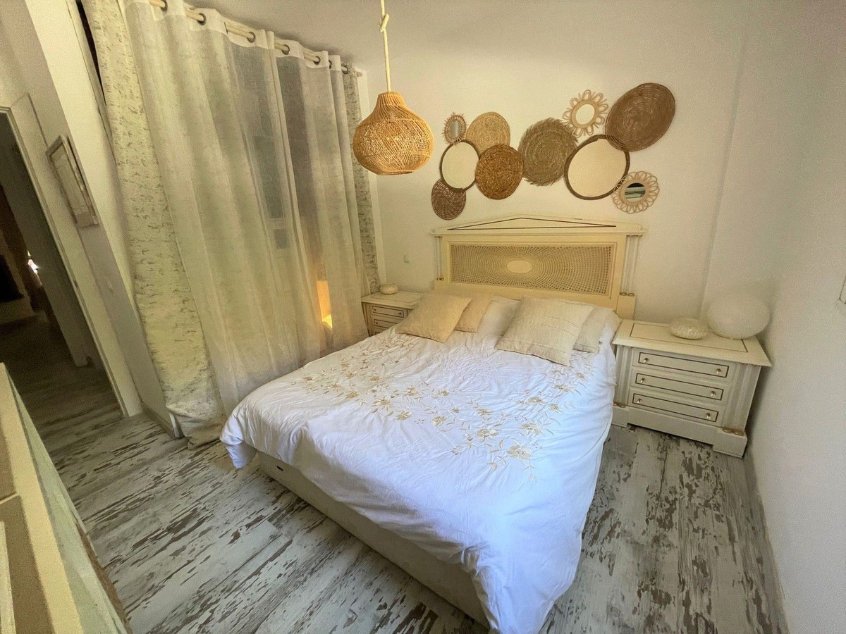 2 Bed Apartment for sale in Calahonda Costa Del Sol, Málaga, Spain